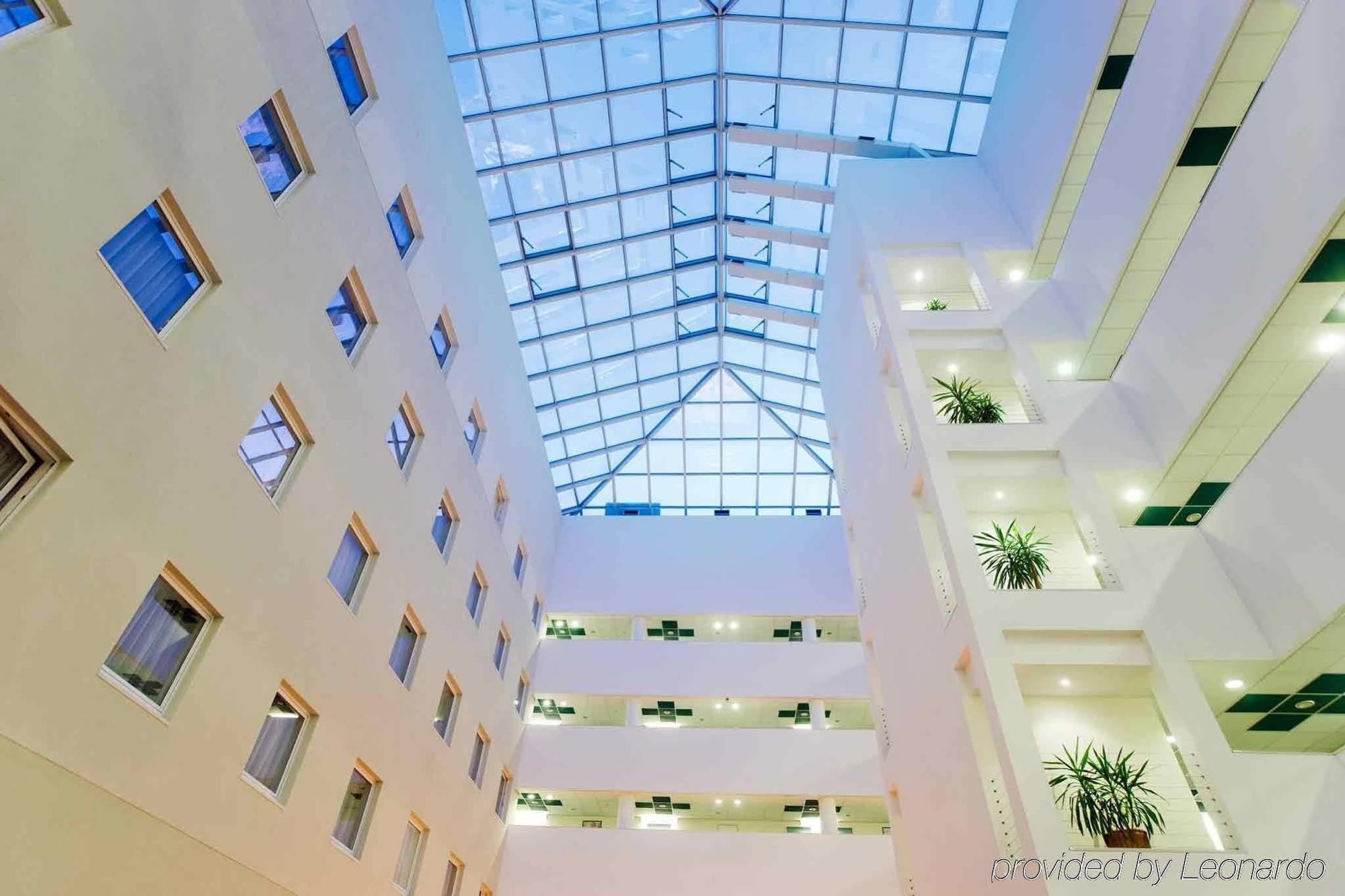 Ibis Centrum 2*
