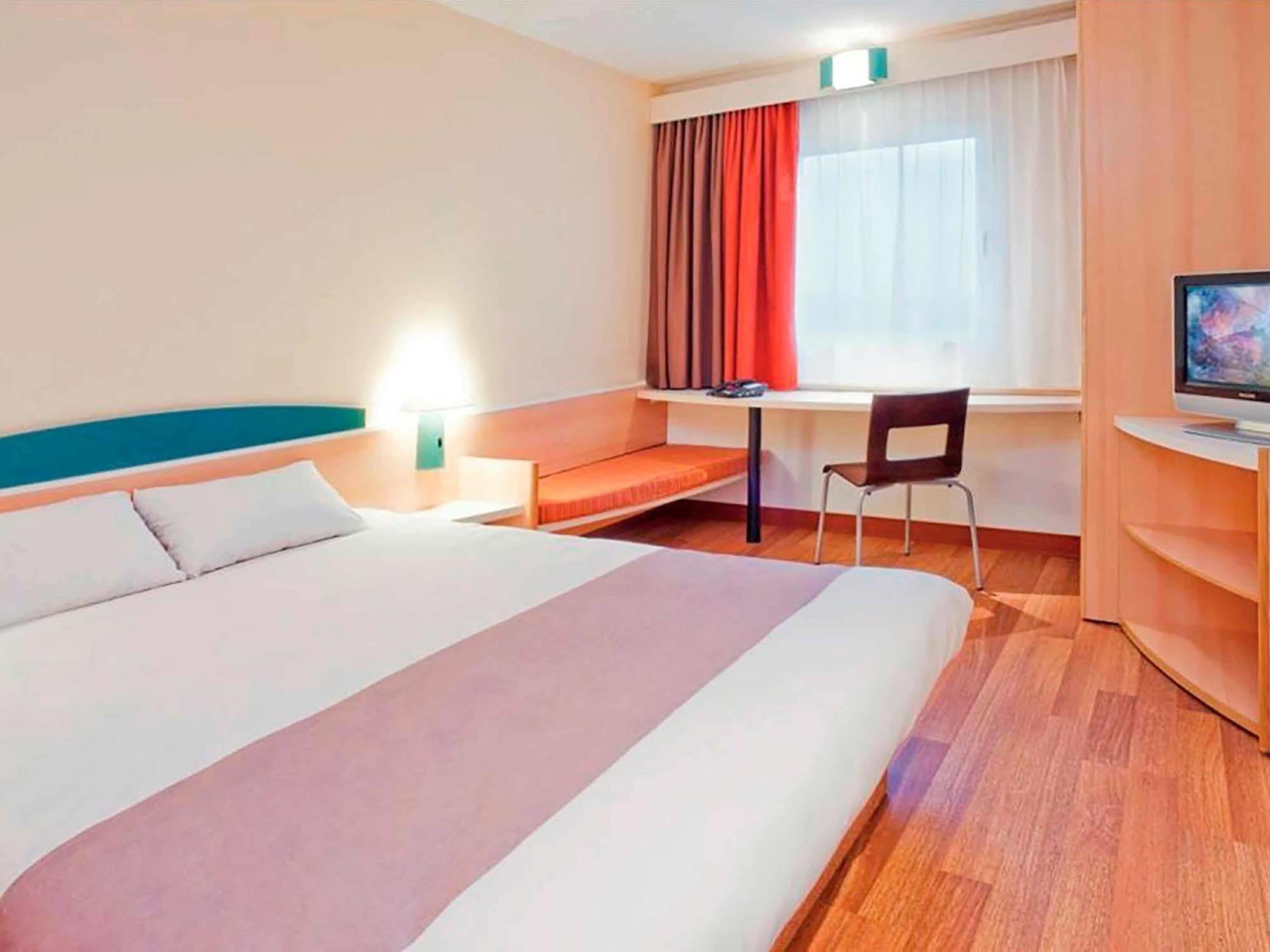 Ibis Centrum 2*